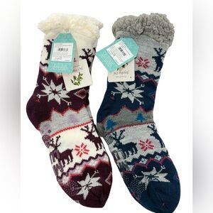 The Original Muk Luks Festive Socks NWT 2 Pair Reindeer L/XL Blue Purple Gray